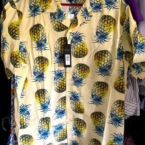 NWT Banana republic shirt tropical print. It’s XL slim fit.